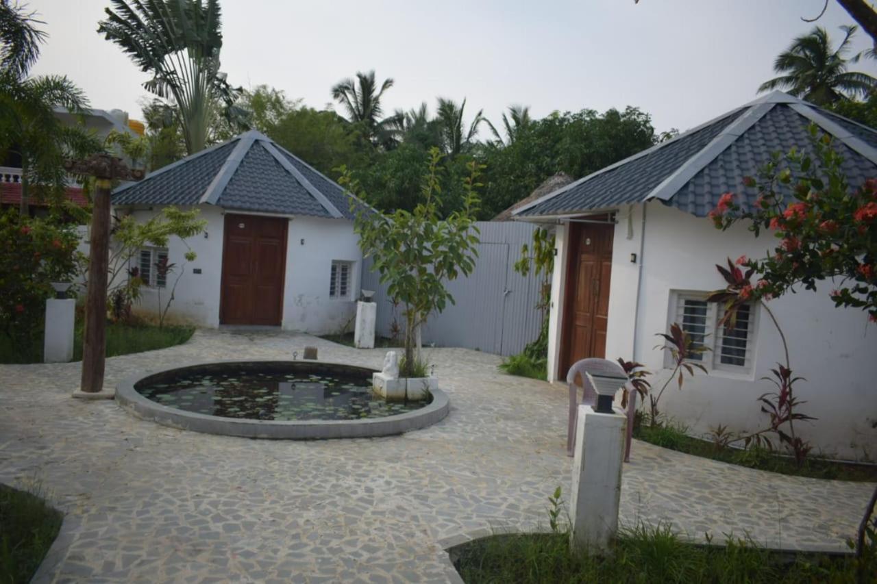 Le Epic Resort Virampattinam Exterior foto